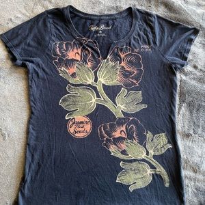 Lucky Brand t-shirt navy blue sz medium